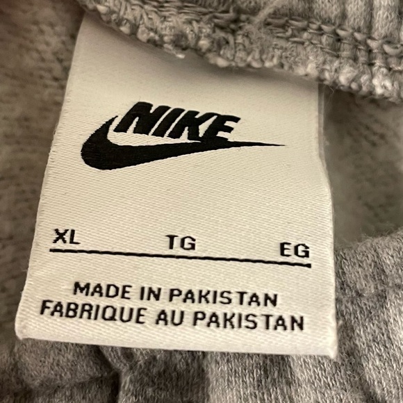 Nike grey sweatpants relaxed | Never worn - Picture 3 of 4